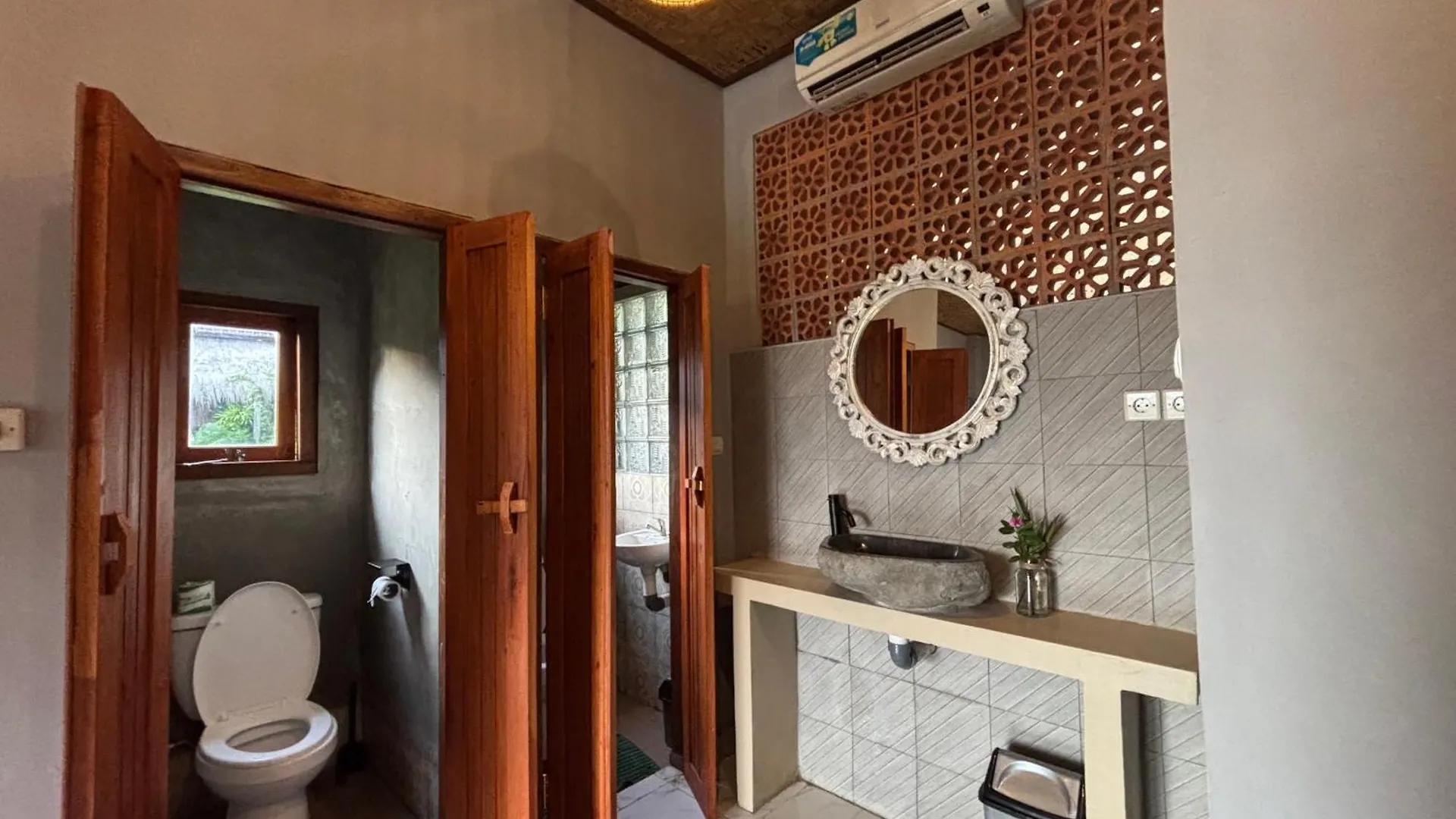 Ubud Rice Field House Hostel